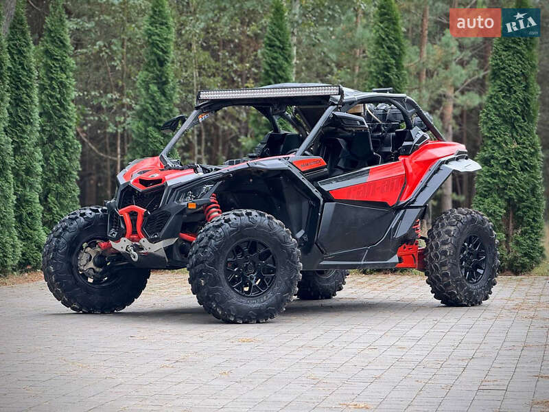 Мотовсюдиход BRP Maverick X3 2022 в  фото Мотовсюдиход BRP Maverick X3 2022 в