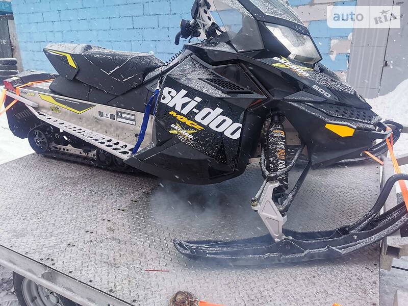 Спортивные снегоходы BRP MXZ 2017 в Харькове