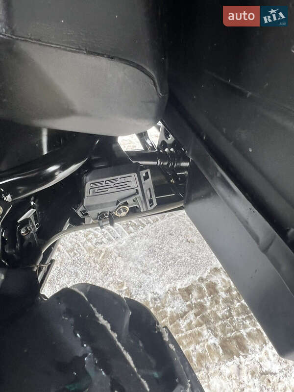 Вездеход-амфибия BRP Outlander 2012 в Черновцах