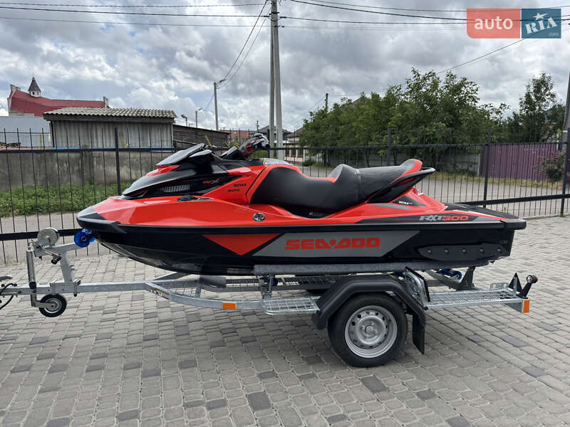 Гидроцикл спортивный BRP RXT 2017 в Белой Церкви фото 3 Гидроцикл спортивный BRP RXT 2017 в Белой Церкви