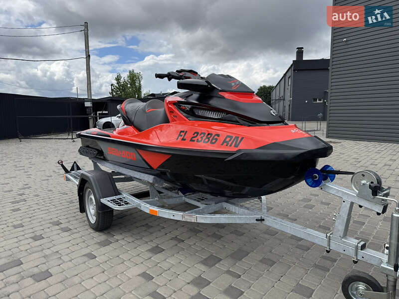 Гидроцикл спортивный BRP RXT 2017 в Белой Церкви фото 11 Гидроцикл спортивный BRP RXT 2017 в Белой Церкви