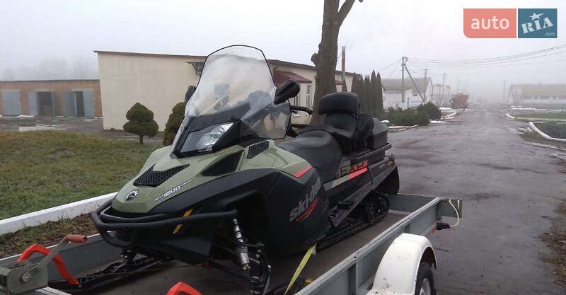 Снегоходы для охоты и рыбалки BRP Ski-Doo 2018 в  фото Снегоходы для охоты и рыбалки BRP Ski-Doo 2018 в