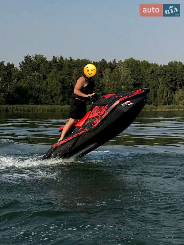 Гідроцикл спортивний BRP Spark 2017 в Сумах фото 3 Гідроцикл спортивний BRP Spark 2017 в Сумах