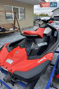 Гідроцикл спортивний BRP Spark 2017 в 