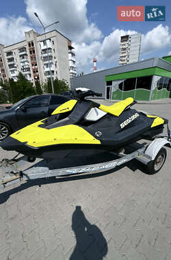 Гідроцикл спортивний BRP Spark 2017 в 