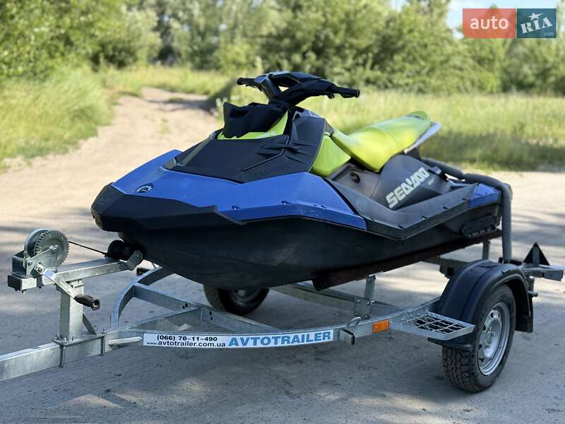 Гідроцикл спортивний BRP Spark 2021 в 