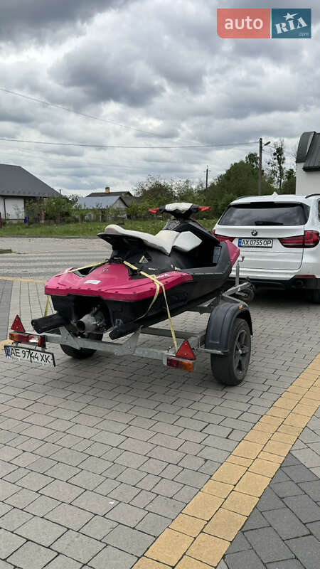 Гідроцикл спортивний BRP Spark 2016 в Львові