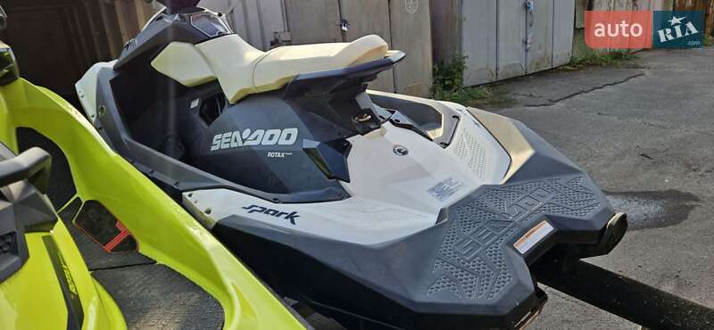 Гідроцикл спортивний BRP Spark 2015 в Києві