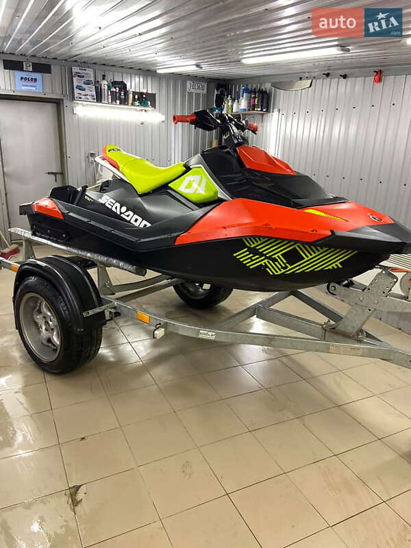 Гидроцикл туристический BRP Spark 2020 в 