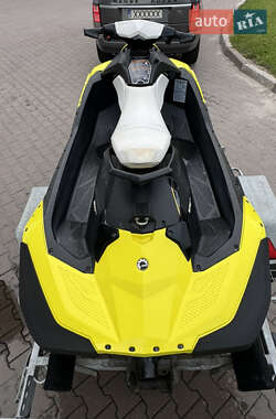 Гідроцикл спортивний BRP Spark 2016 в 