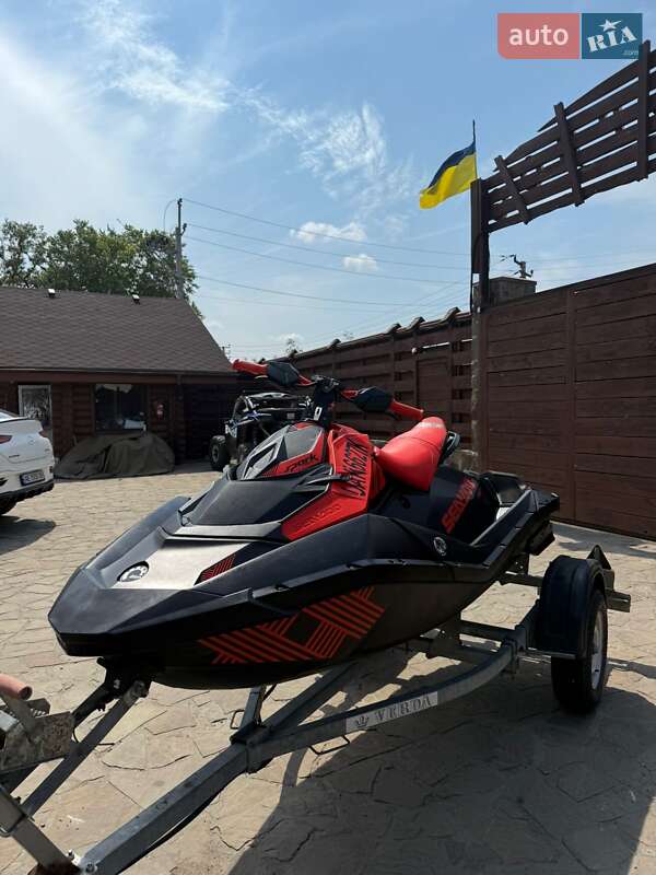 Гидроцикл спортивный BRP Spark 2022 в 