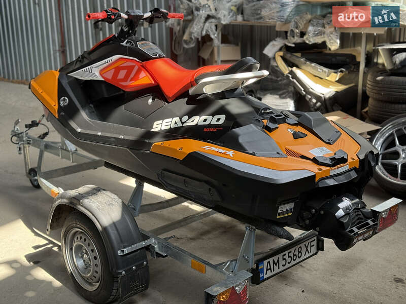 Гидроцикл спортивный BRP Spark 2018 в Житомире фото 2 Гидроцикл спортивный BRP Spark 2018 в Житомире