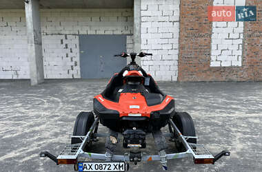 Гідроцикл спортивний BRP Spark 2017 в 