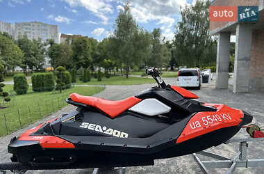 Гідроцикл спортивний BRP Spark 2017 в 