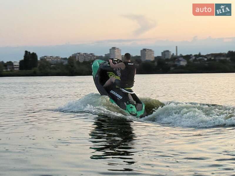 Гідроцикл туристичний BRP Spark 2019 в Харкові фото 11 Гідроцикл туристичний BRP Spark 2019 в Харкові