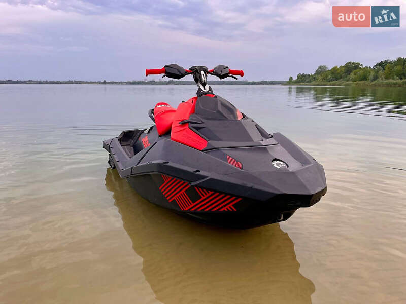 Гідроцикл спортивний BRP Spark 2022 в Дніпрі