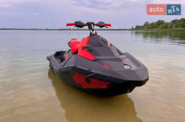 Гидроцикл спортивный BRP Spark 2022 в 