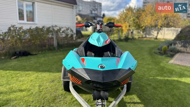 Гідроцикл спортивний BRP Spark 2017 в Житомирі фото 4 Гідроцикл спортивний BRP Spark 2017 в Житомирі