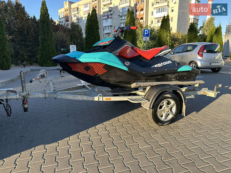 Гидроцикл спортивный BRP Spark 2018 в Житомире фото Гидроцикл спортивный BRP Spark 2018 в Житомире