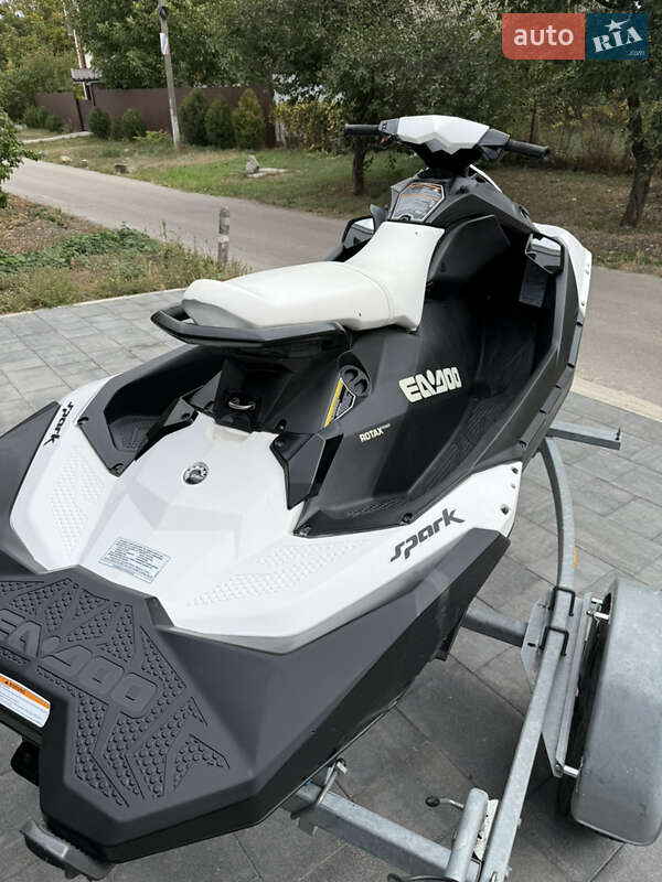 Гидроцикл спортивный BRP Spark 2014 в Днепре