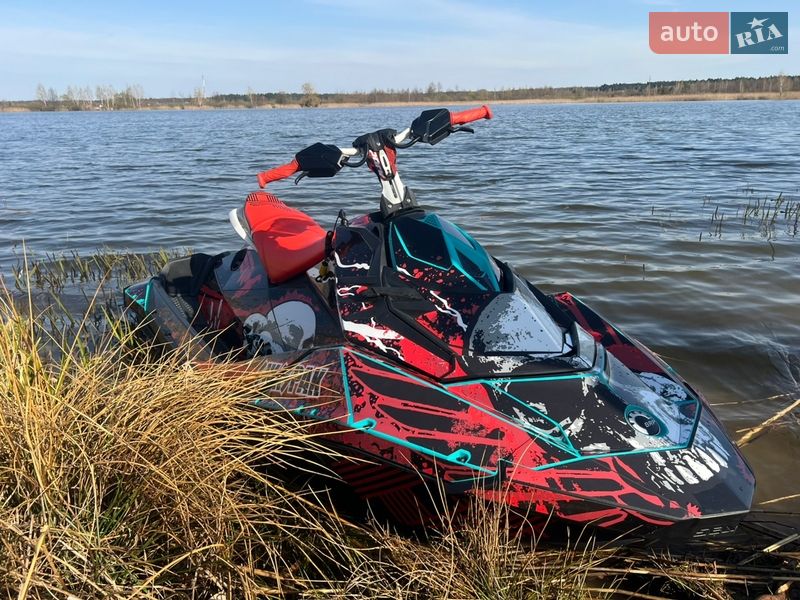 Гидроцикл туристический BRP Spark 2019 в Луцке фото Гидроцикл туристический BRP Spark 2019 в Луцке