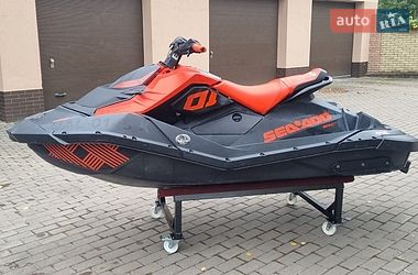 Гидроцикл туристический BRP Spark 2022 в Черновцах