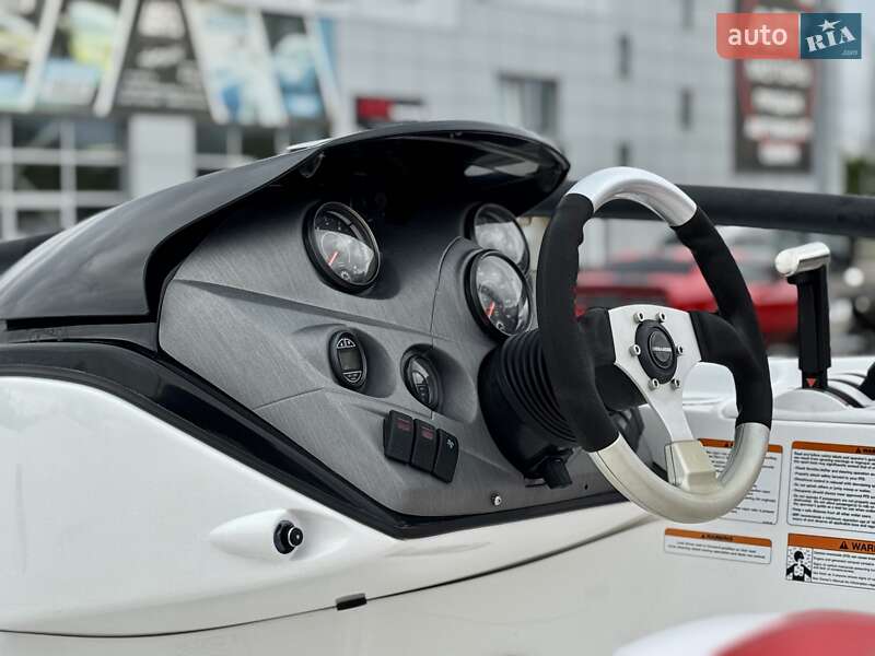 Катер BRP Speedster 2012 в Киеве