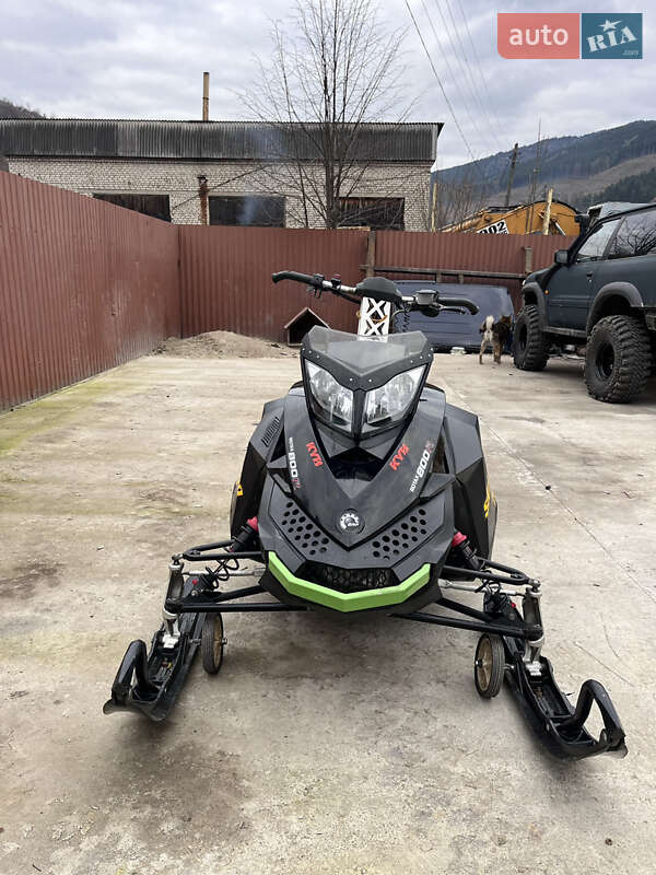 Горные снегоходы BRP Summit 2011 в Рахове