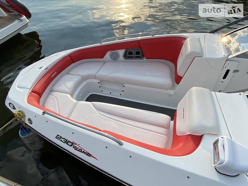 Катер BRP Wake 2010 в Киеве