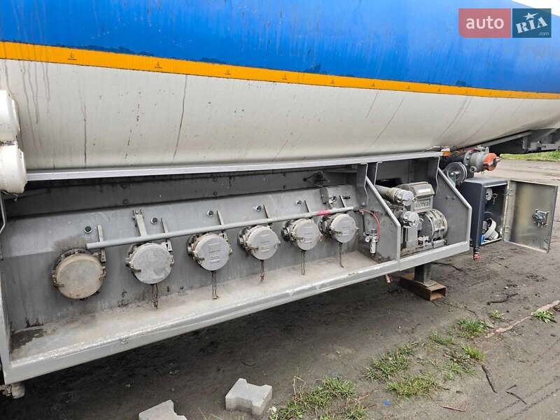 Цистерна полуприцеп BSL STC-1M 2001 в Бурштыне