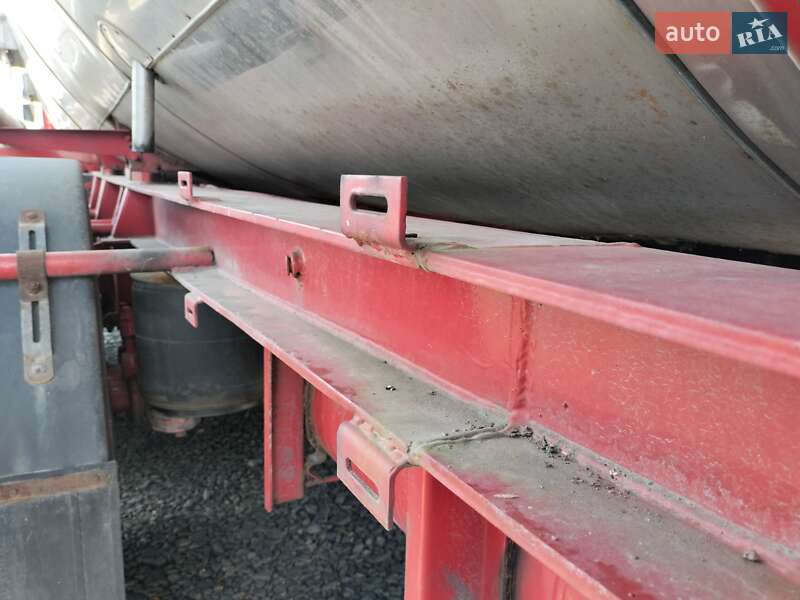 Цистерна полуприцеп BSLT BD 1987 в Луцке