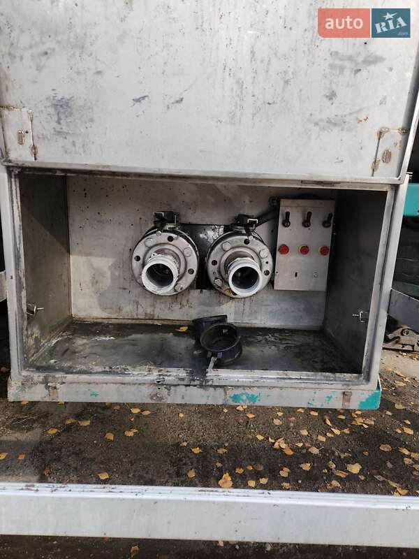 Цистерна полуприцеп BSLT STC 1999 в Ромнах