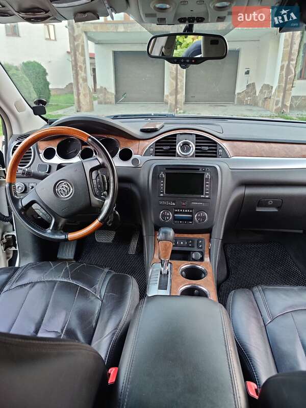 Внедорожник / Кроссовер Buick Enclave 2008 в Черновцах