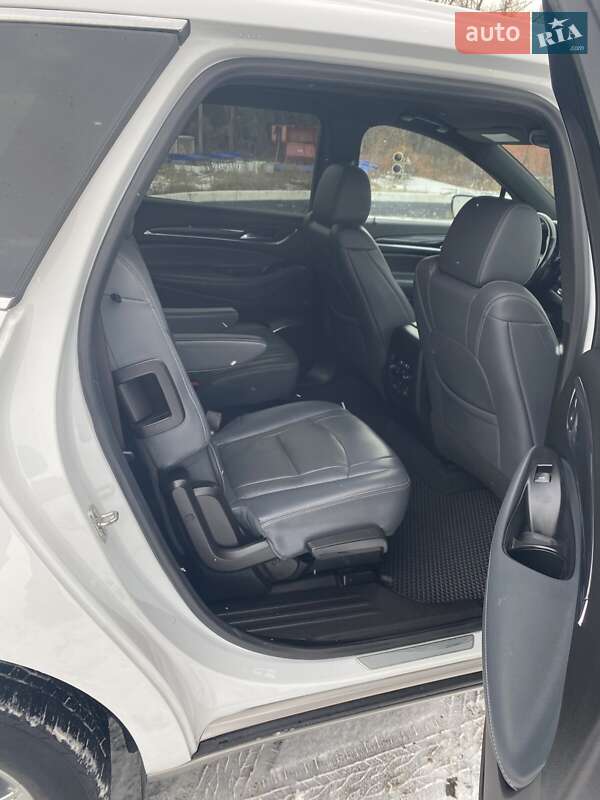 Внедорожник / Кроссовер Buick Enclave 2021 в Дергачах