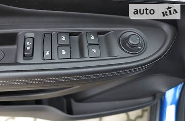 Внедорожник / Кроссовер Buick Encore 2016 в 