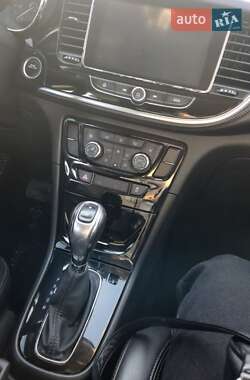 Внедорожник / Кроссовер Buick Encore 2017 в 