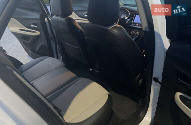 Внедорожник / Кроссовер Buick Encore 2017 в 