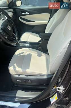Позашляховик / Кросовер Buick Encore 2020 в 