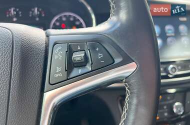 Внедорожник / Кроссовер Buick Encore 2017 в 
