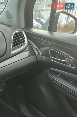 Позашляховик / Кросовер Buick Encore 2013 в 