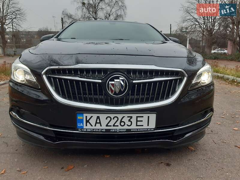 Седан Buick LaCrosse 2016 в Коростене