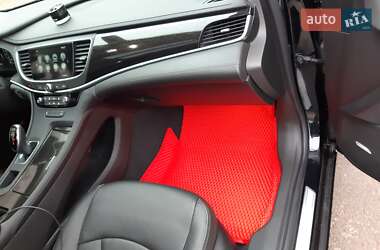 Седан Buick LaCrosse 2016 в Коростене