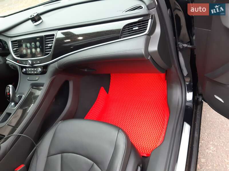 Седан Buick LaCrosse 2016 в Коростене