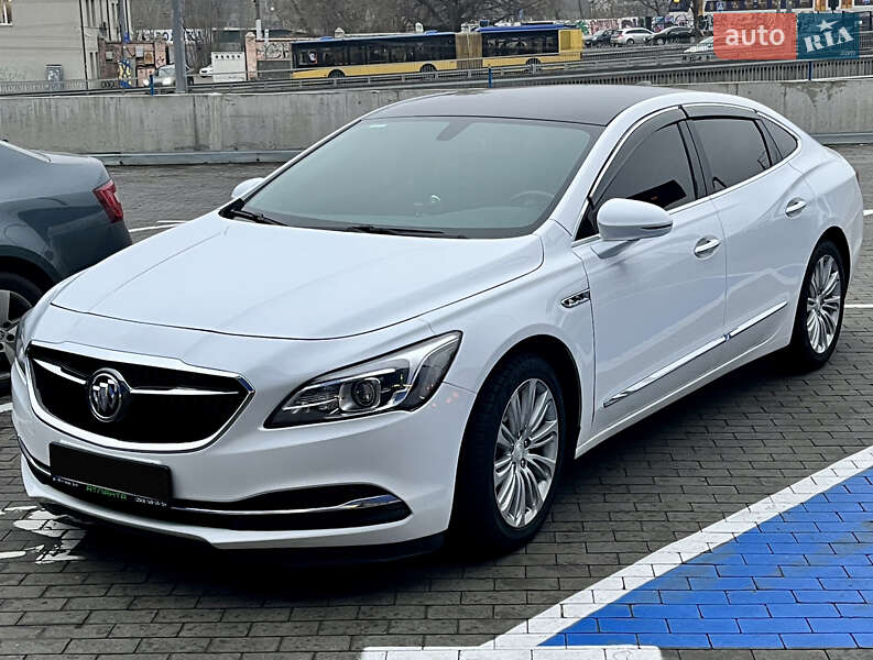 Седан Buick LaCrosse 2018 в Киеве