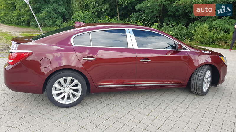 Седан Buick LaCrosse 2015 в Городку