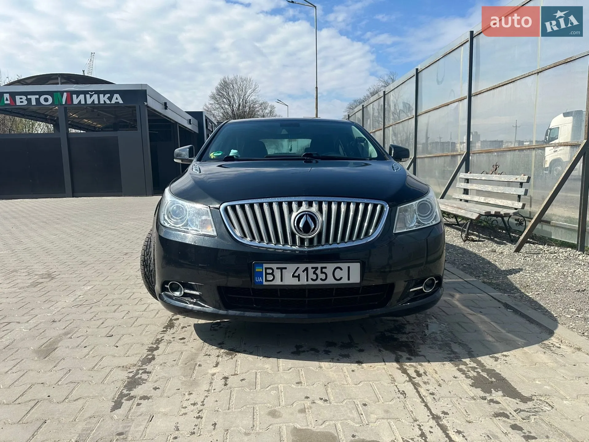 2011 Buick LaCrosse - мініатюра 2