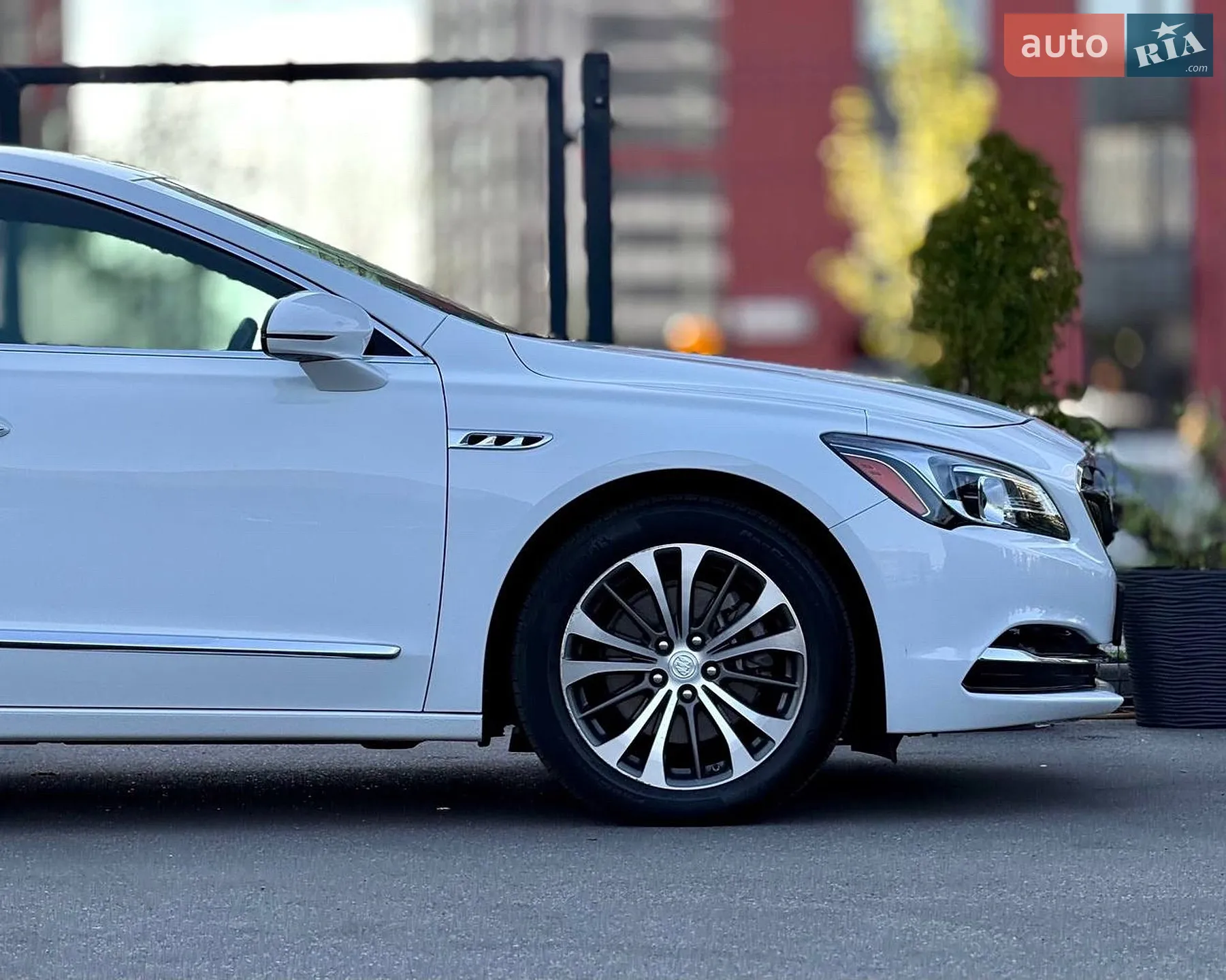 2017 Buick LaCrosse - мініатюра 9