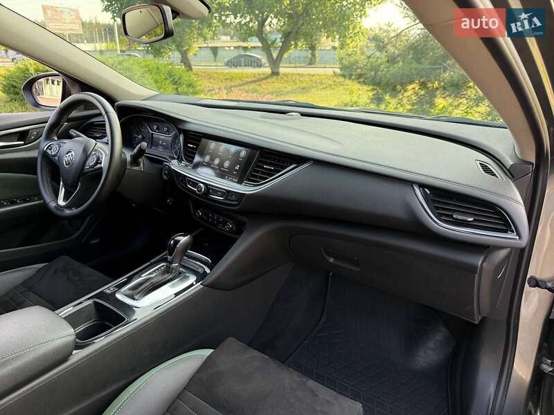 Универсал Buick Regal TourX 2018 в Киеве