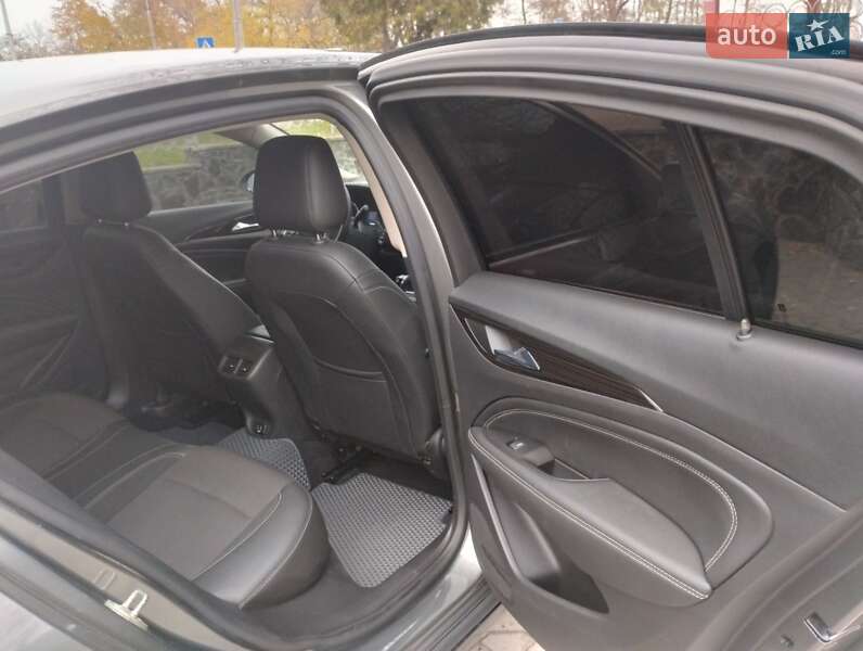 Седан Buick Regal 2018 в Черкассах