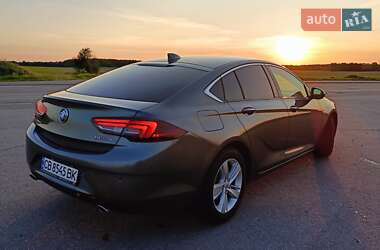 Седан Buick Regal 2017 в Киеве